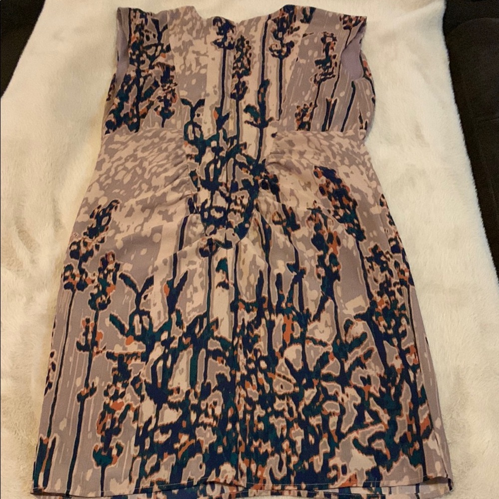 Sleeveless Abstract Patterned Dress - Picture 4 of 5